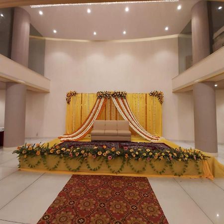 Acco Grand Hotel 러크나우 외부 사진