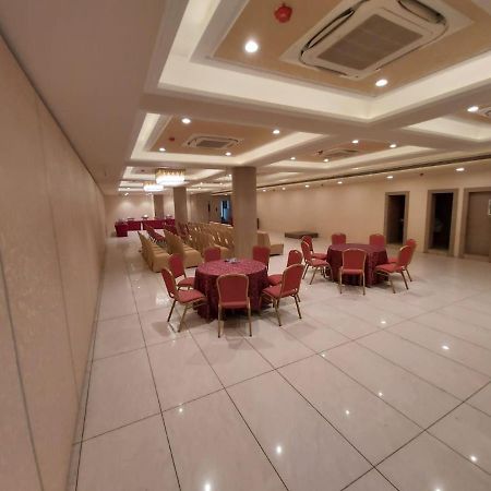 Acco Grand Hotel 러크나우 외부 사진