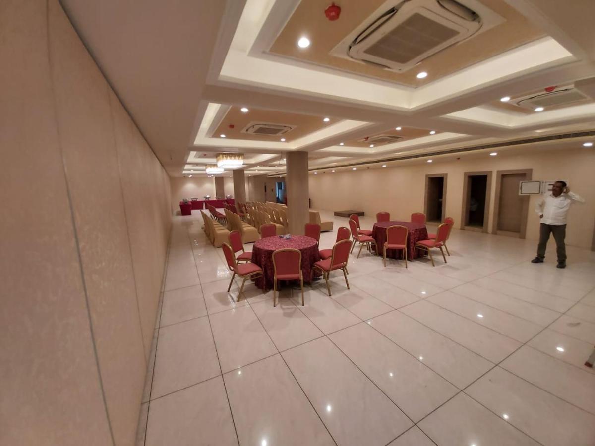 Acco Grand Hotel 러크나우 외부 사진
